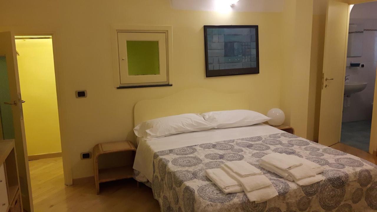 Mae Albenga Suites Экстерьер фото